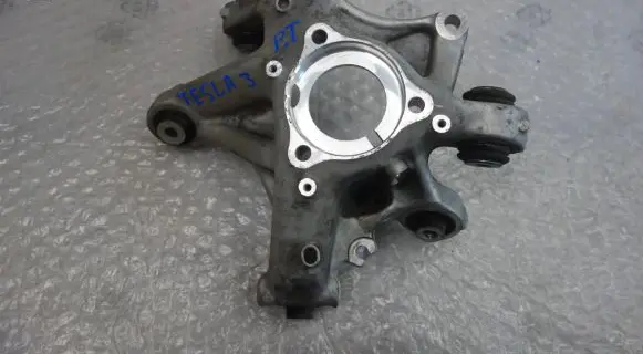 Tesla Model 3 Rear wheel hub spindle/knuckle 104441600F 0202931A62250