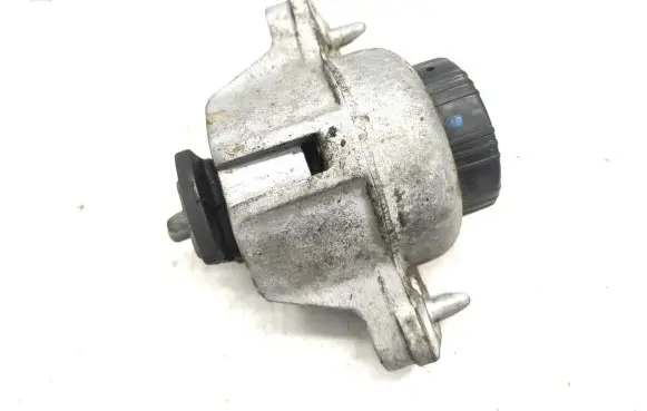 Jaguar XE Engine mount bracket