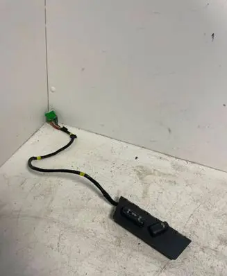 Volvo V70 Seat control switch 8682700 01W424