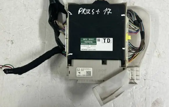 Toyota Prius+ (ZVW40) Fuse module 89221-47500 238000-5791