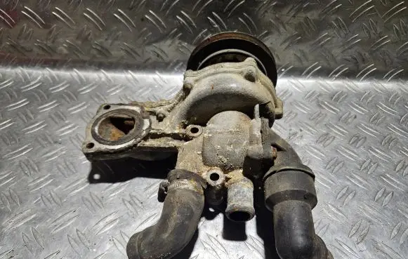 Volkswagen Golf III Water pump 056121013E 056121013
