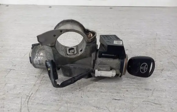 Toyota Avensis T250 Ignition lock