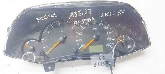 Ford Focus Speedometer (instrument cluster) 98ap10841bc 98ap-10841-bc