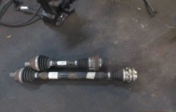 Seat Alhambra (Mk2) Front driveshaft 7N0407704Q 7N0407763