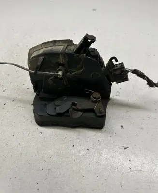 BMW X5 E53 Front door lock 8402540