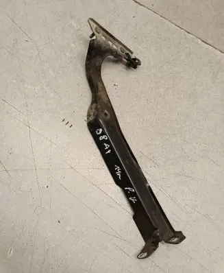 Fender mounting bracket