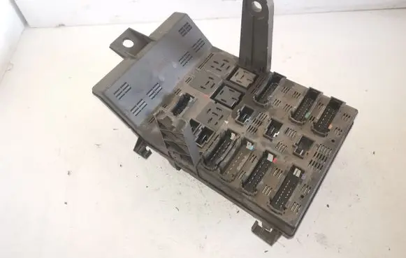 Renault Laguna I Fuse module 7700427844 7700427844A