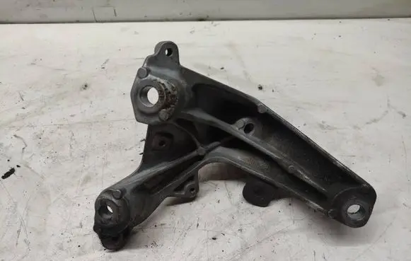 Audi A8 S8 D4 4H Engine mounting bracket 4H0199308AC