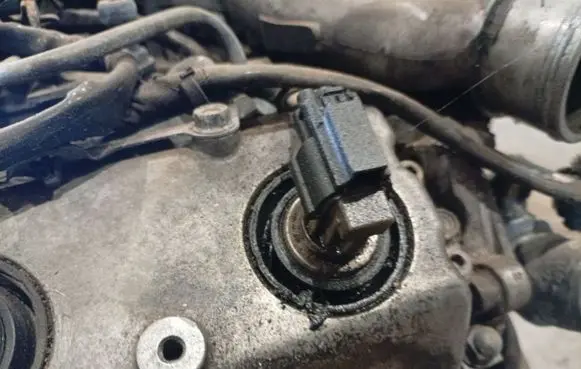 Saab 9-5 Fuel injector