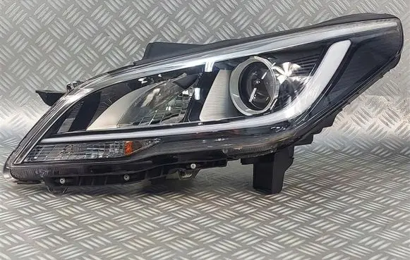 Hyundai Sonata LF Headlight/headlamp 92101-E5000