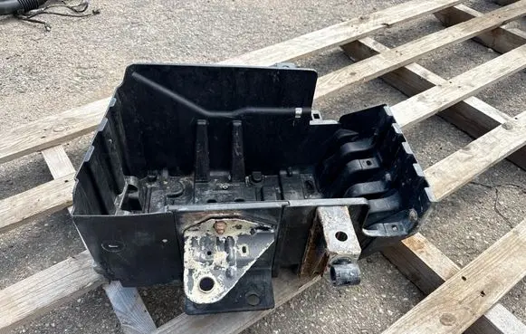 Opel Vivaro Battery box tray 8200720386 93859961 600002190