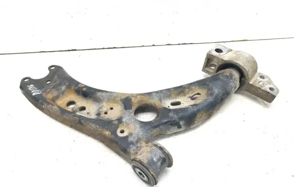 Volkswagen Golf Plus Front lower control arm/wishbone