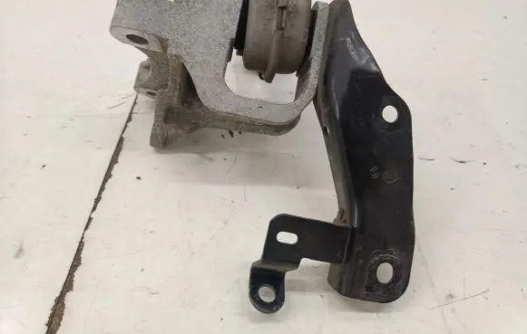 Nissan Qashqai J12 Gearbox mount