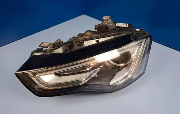 Audi A5 8T 8F Headlight/headlamp 8T0941005C