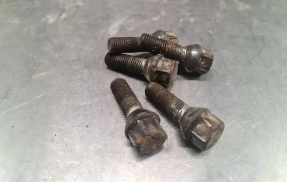 Saab 9-3 Ver2 Nuts/bolts 