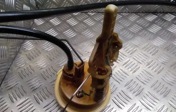 BMW 3 E46 Fuel level sensor 221824065006 6752054
