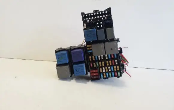 Renault Trafic III (X82) Fuse module