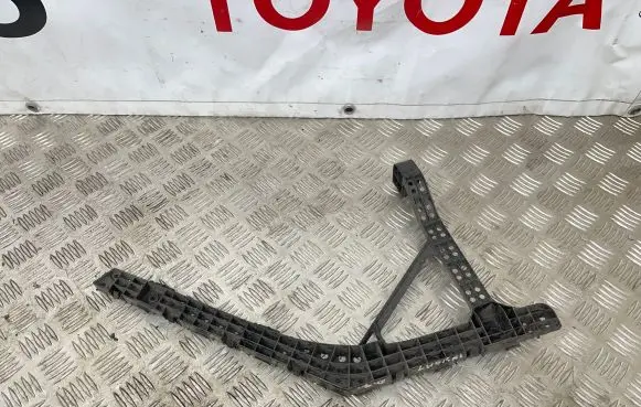 Honda Insight Rear bumper mounting bracket