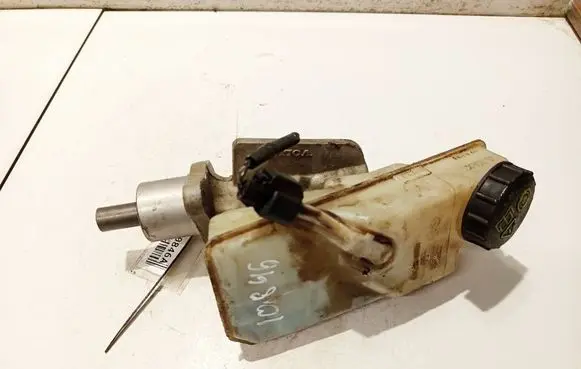 Master brake cylinder