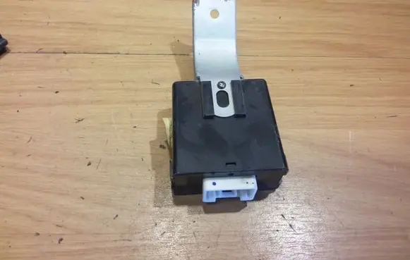 Mazda Premacy Other control units/modules G8D322AB