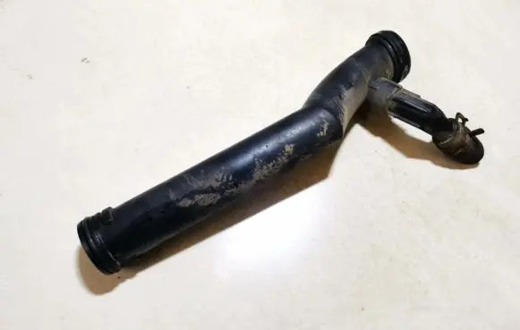 Volkswagen Polo IV 9N3 Engine coolant pipe/hose