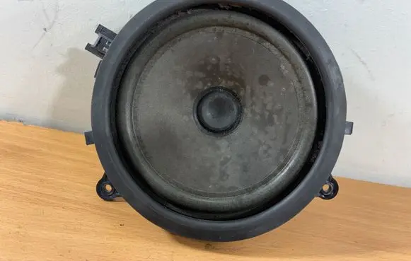 Volvo XC70 Front door speaker 30745941 05W33