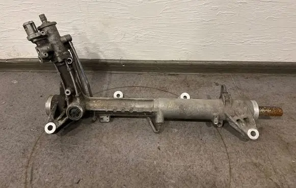 BMW M5 Steering rack 2284986