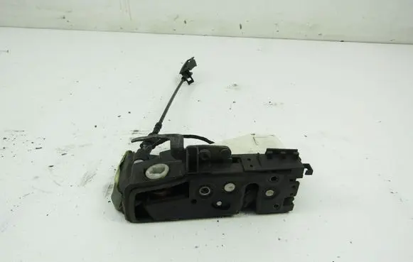 Seat Alhambra (Mk1) Front door lock 