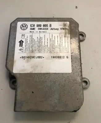 Volkswagen PASSAT B5 Airbag control unit/module 1C0909605B