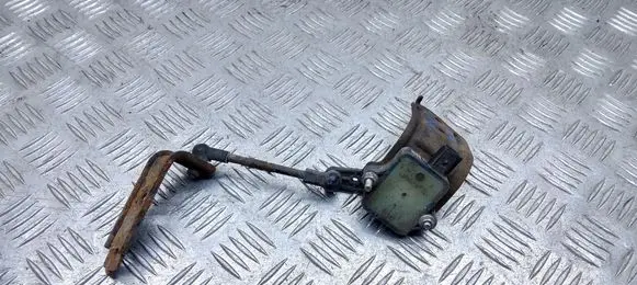 Headlight/headlamp level sensor