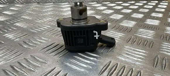 Skoda Octavia Mk3 (5E) Camshaft vanos timing valve 04E906048A