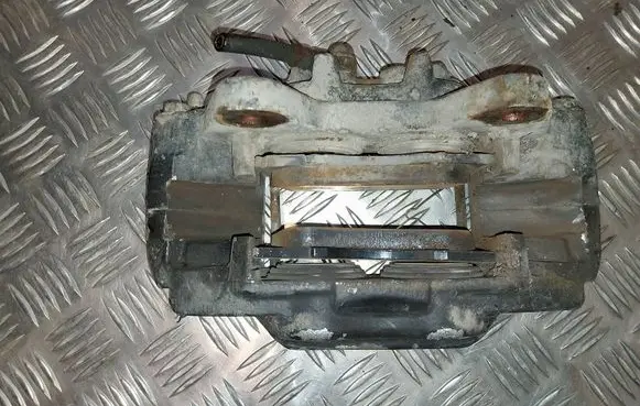 Mitsubishi Pajero Front brake caliper