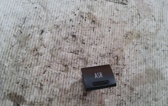 Traction control (ASR) switch