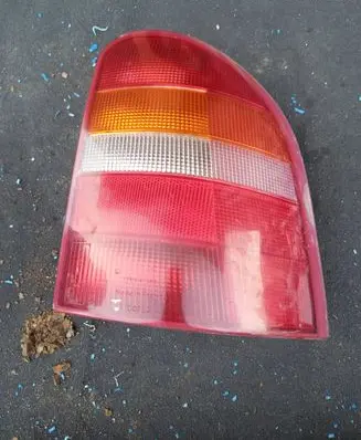 Ford Mondeo MK I Rear/tail lights 96BG13N004