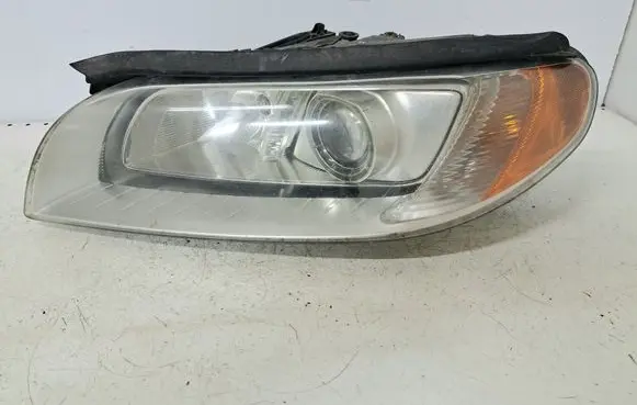 Volvo V70 Headlight/headlamp 31214347