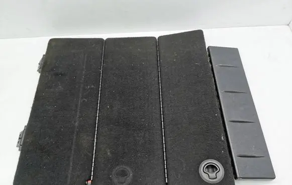 Chrysler Voyager Trunk/boot floor carpet liner 05028610AC