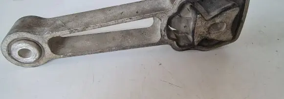Volvo V70 Engine mounting bracket 30680474