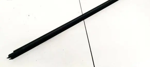 Toyota Verso Front door glass trim molding 