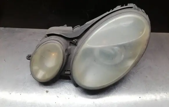Mercedes-Benz E W211 Headlight/headlamp 15435900