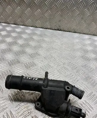 Volkswagen PASSAT B6 Engine coolant pipe/hose 03L121132
