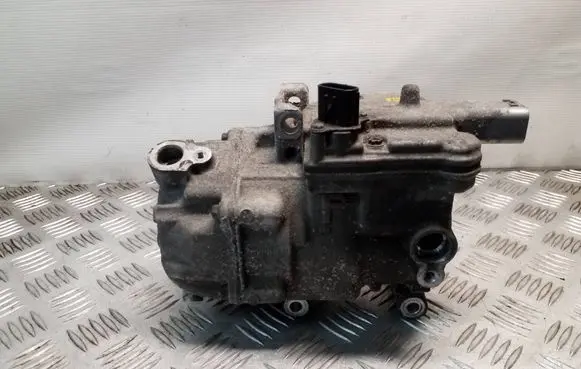 Toyota Auris E180 Air conditioning (A/C) compressor (pump) 0422001330