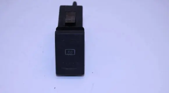 Volkswagen PASSAT B5.5 Windscreen/window heater switch 3B0959621C