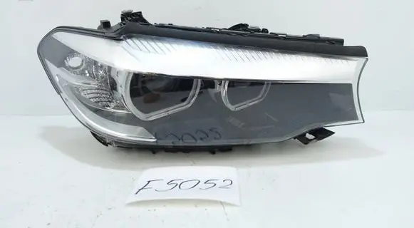 BMW 5 G30 G31 G38 Headlight/headlamp 8499112