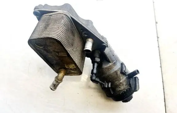 Saab 9-3 Ver2 Oil filter cover 5989070241