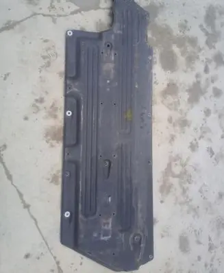 Hyundai Kona I Center/middle under tray cover 
