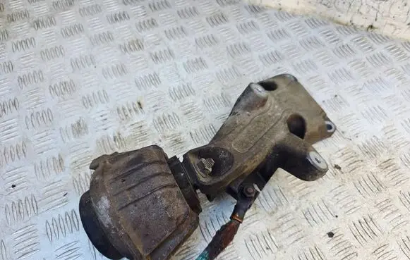 BMW 1 E81 E87 Engine mounting bracket 6776529 22116776529