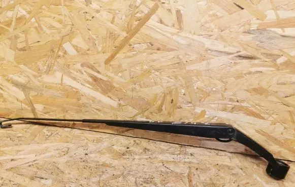 Toyota Hilux (AN10, AN20, AN30) Front wiper blade arm 272W 1724 6902
