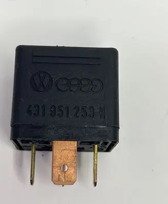 Volkswagen Golf II Other relay 0332014156