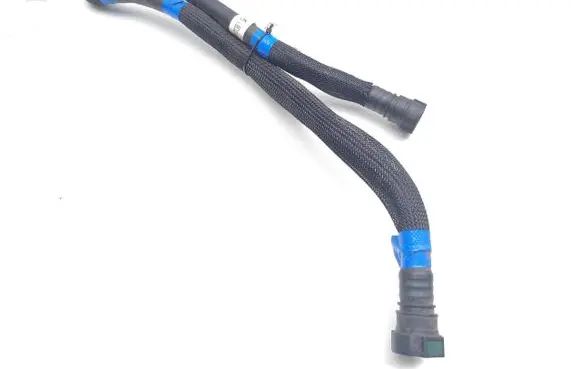 Land Rover Range Rover Evoque L551 Engine coolant pipe/hose L8D2-9D289-AF