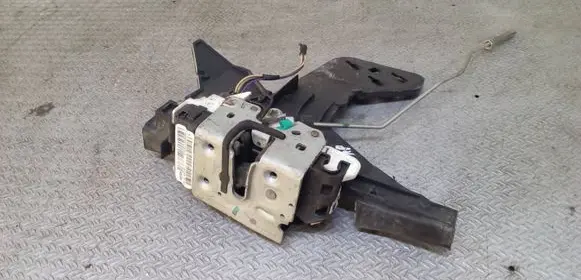 Volkswagen Routan Front door lock P04589417AG